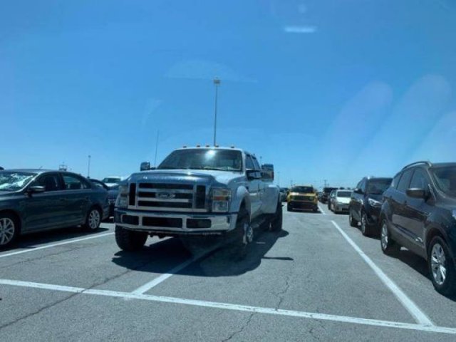 People Who Haven't Heard About Parking Rules (32 pics)