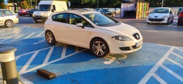 People Who Haven't Heard About Parking Rules (32 pics)
