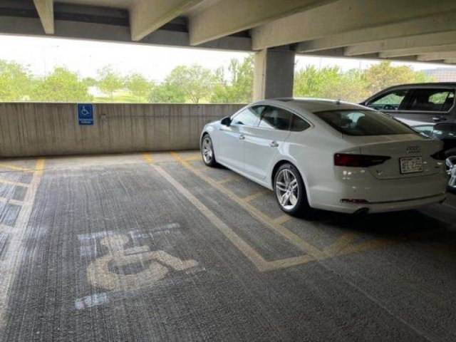 People Who Haven't Heard About Parking Rules (32 pics)