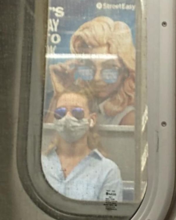 Subway Coincidences (32 pics)