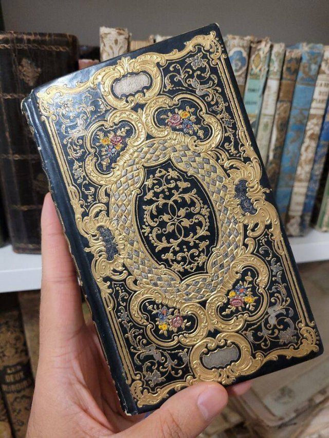 Amazing Old Things (48 pics)