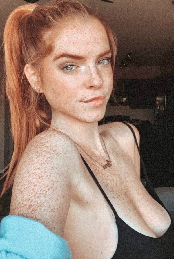 Redhead Beauties (52 pics)