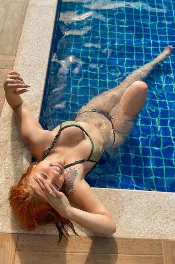 Redhead Beauties (52 pics)