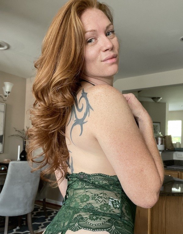 Redhead Beauties (52 pics)