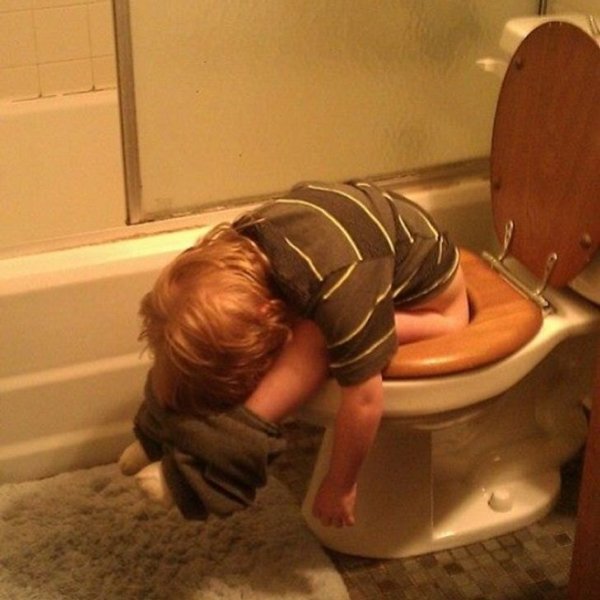 Kids Sleep In Different Places And Positions (25 pics)