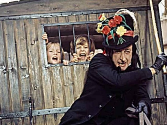 Movie And TV Shows Scenes That Seemed So Scary In Childhood (23 pics)