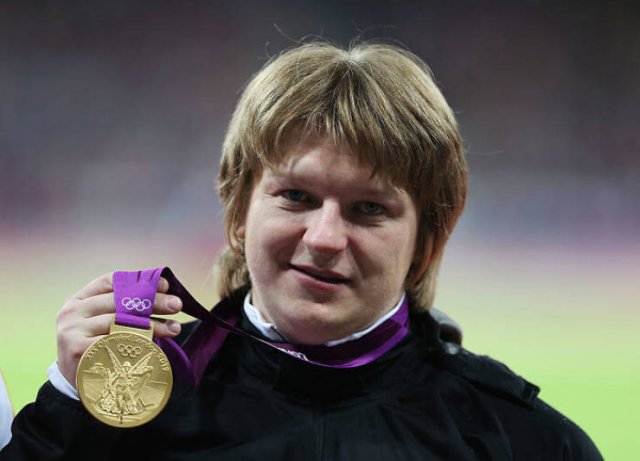 Olympic Athletes Who Lost Their Medals For Different Reasons (19 pics)