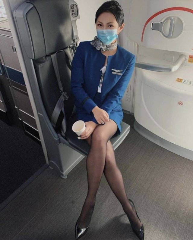 Hot Flight Attendants (27 pics)