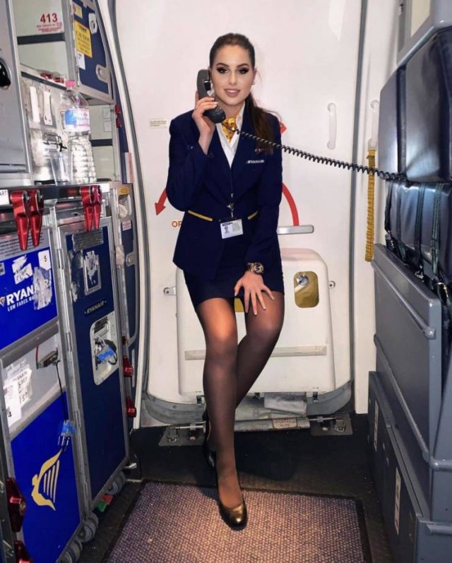 Hot Flight Attendants (27 pics)