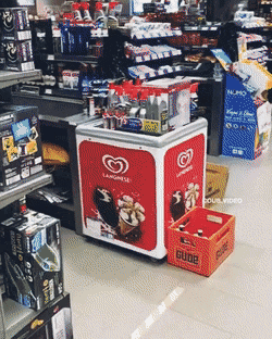 Acid Gifdump, August 10 (25 gifs)