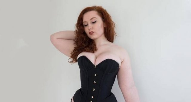 Girls In Corsets (48 pics)
