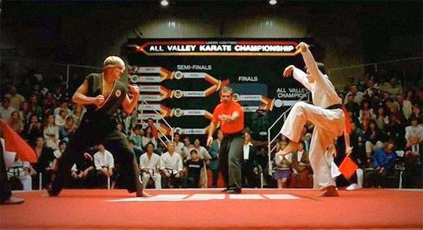 Movie And TV Plot Holes Explanations (23 pics)