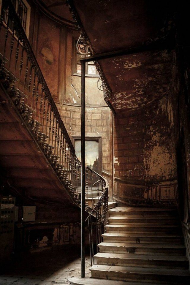 Beautiful Abandoned Places (49 pics)