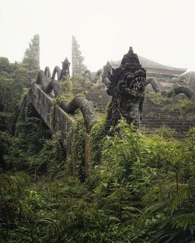 Beautiful Abandoned Places (49 pics)