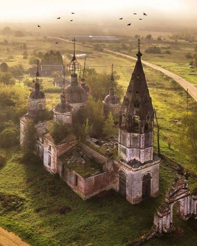 Beautiful Abandoned Places (49 pics)