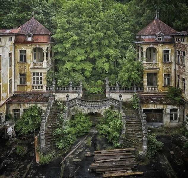 Beautiful Abandoned Places (49 pics)