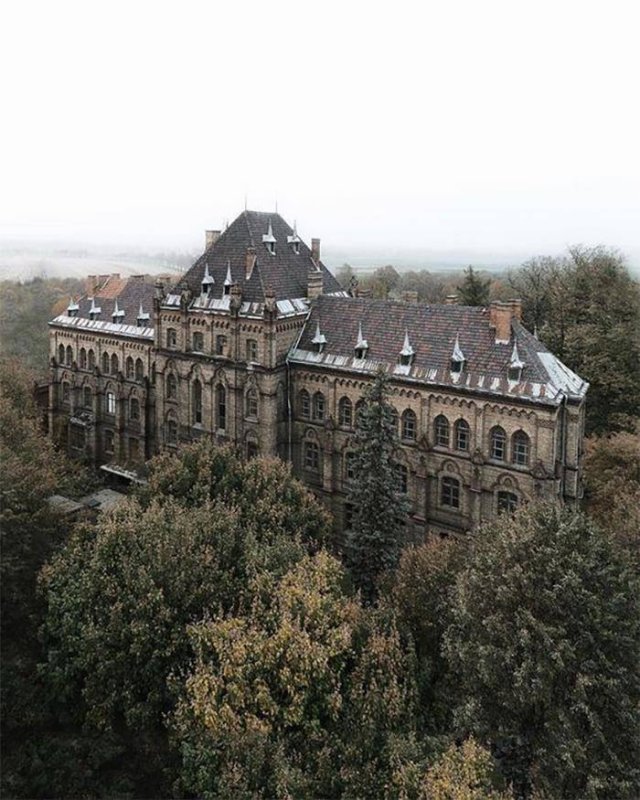 Beautiful Abandoned Places (49 pics)