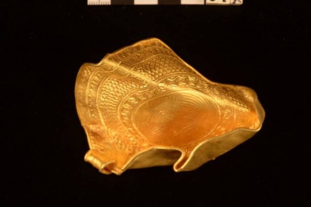 Danish Man Found 'Vikings' Gold With His Metal Detector (12 pics)