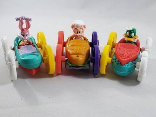 Time For Nostalgia: 'McDonald's' Happy Meal (25 pics)