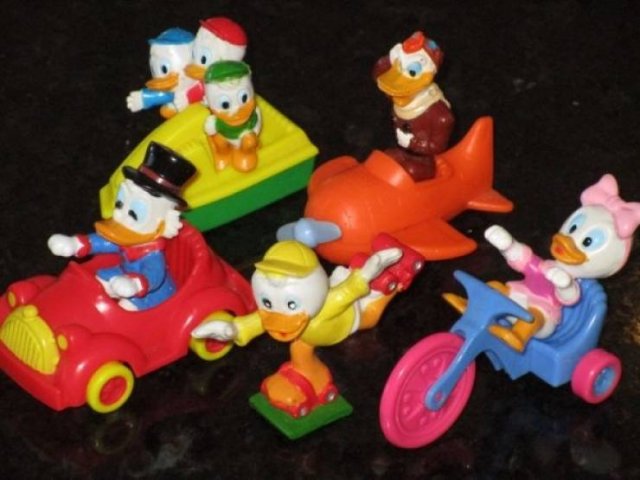 Time For Nostalgia: 'McDonald's' Happy Meal (25 pics)