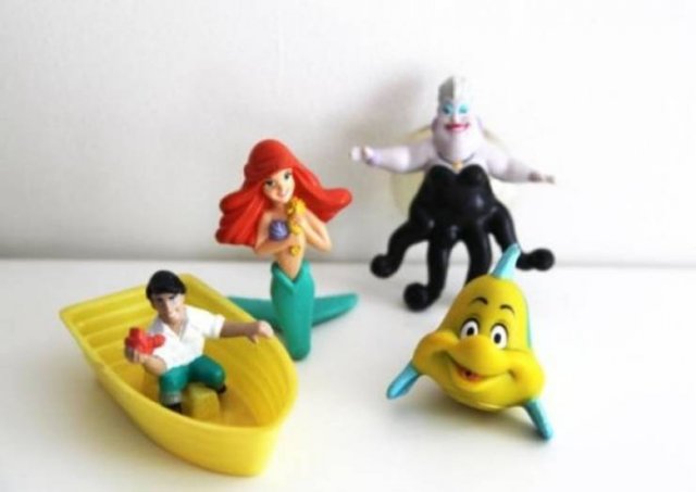 Time For Nostalgia: 'McDonald's' Happy Meal (25 pics)