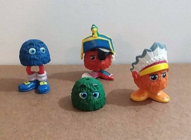 Time For Nostalgia: 'McDonald's' Happy Meal (25 pics)