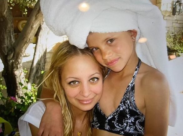 Young Celebrity Photos (20 pics)
