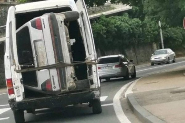 Weird Cars (88 pics)