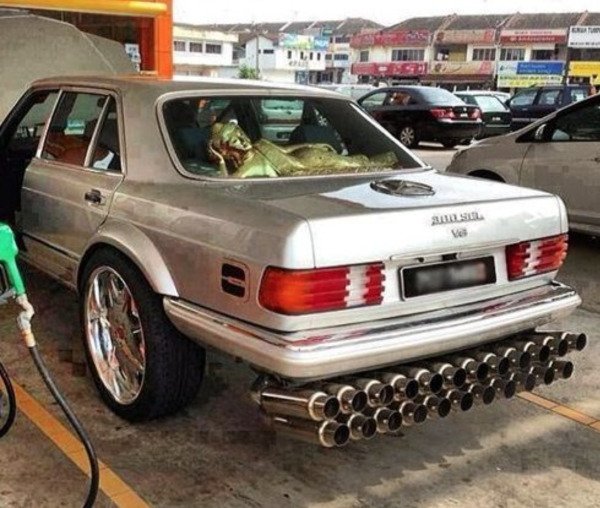 Weird Cars (88 pics)