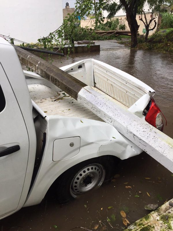 Bad Days Happen (23 pics)