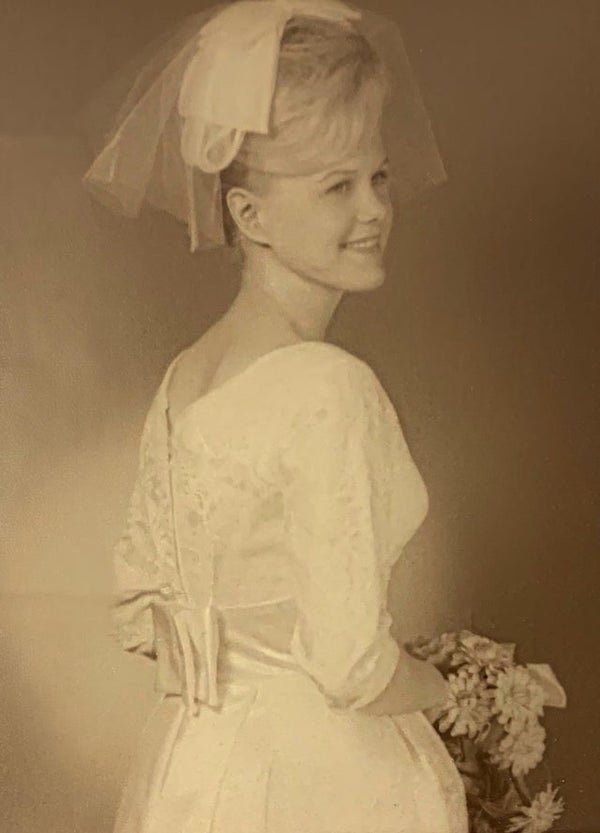 People Share Old Photos Of Their Grandmas (27 pics)