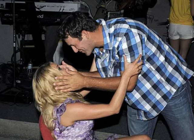 Celebrity Couples From The Late 2000's (70 pics)