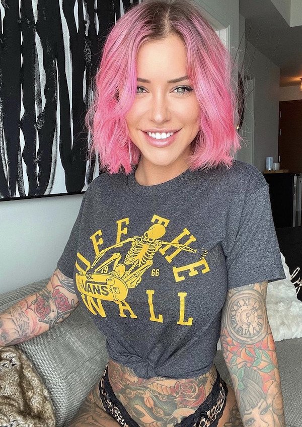 Girls With Dyed Hair (33 pics)