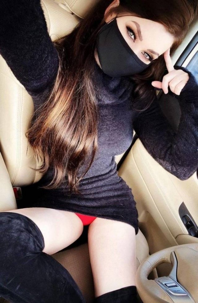 Hot Car Selfies (46 pics)