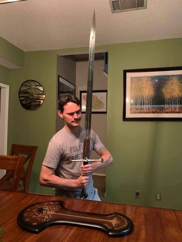 LOTR Memes (39 pics)