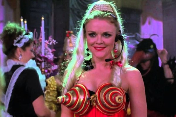 Actresses In Halloween Movies (18 pics)