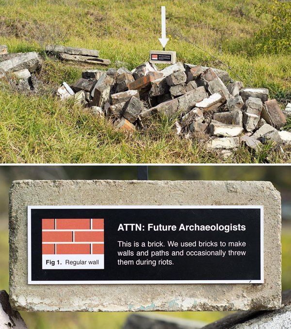 Hidden Easter Egg Signs In Town (30 pics)