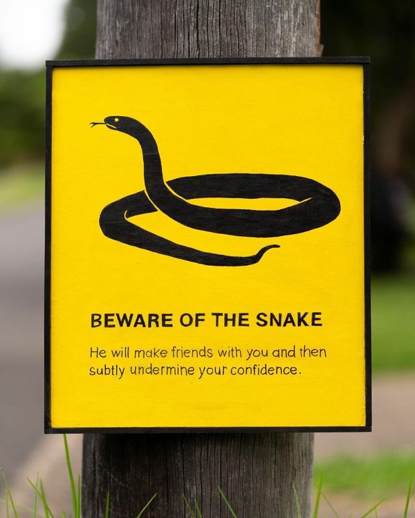 Hidden Easter Egg Signs In Town (30 pics)