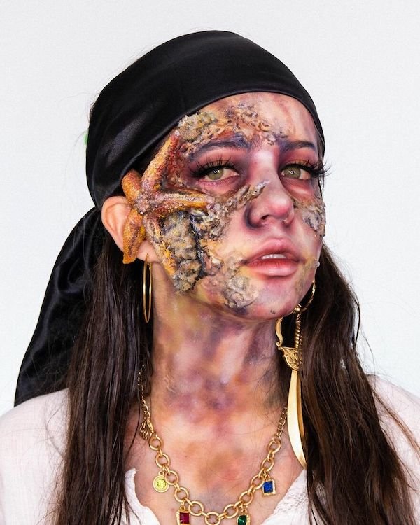 Makeup Transformations (24 pics)