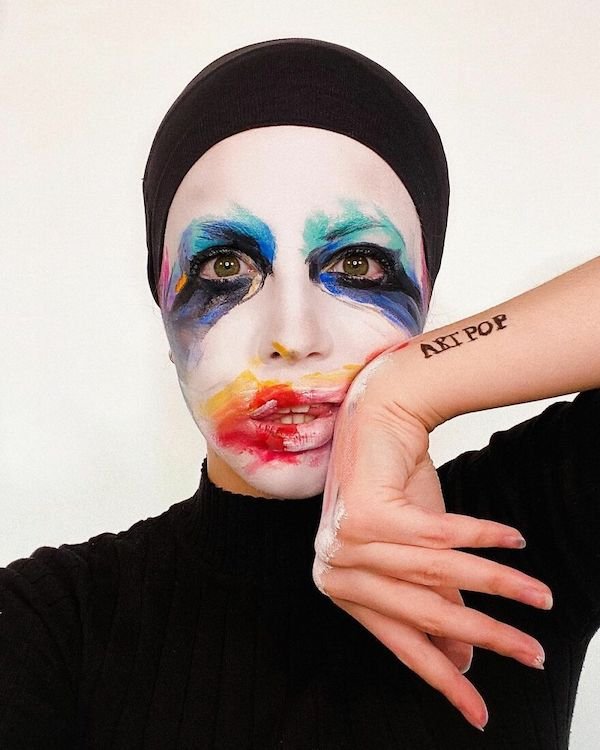 Makeup Transformations (24 pics)