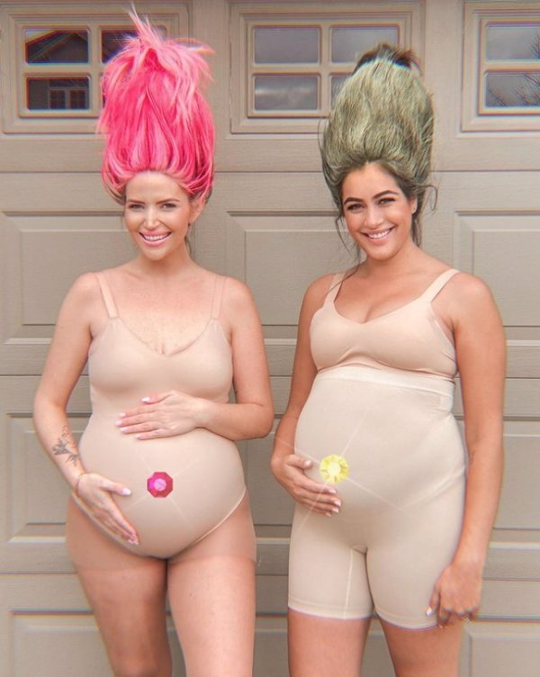 Pregnant Women In Halloween Costumes (28 pics)