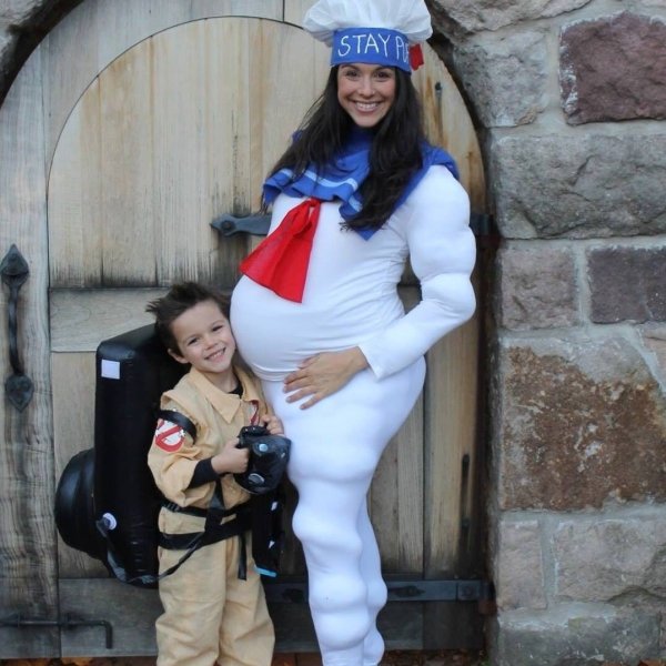 Pregnant Women In Halloween Costumes (28 pics)