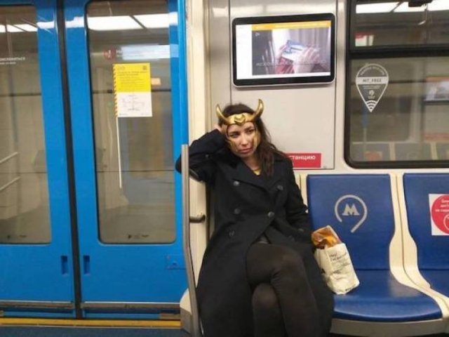 Weird Subway Passengers (32 pics)