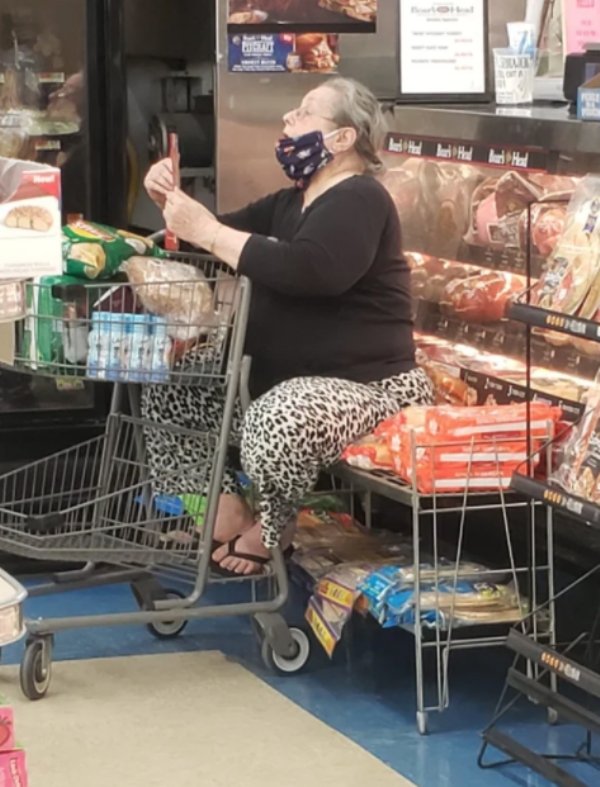 Walmart Visitors (23 pics)