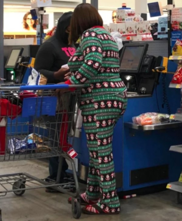 Walmart Visitors (23 pics)