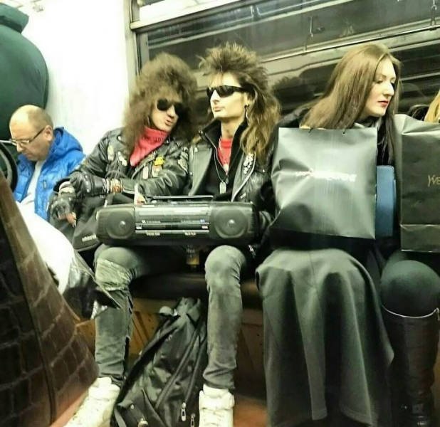 Subway Passengers (44 pics)