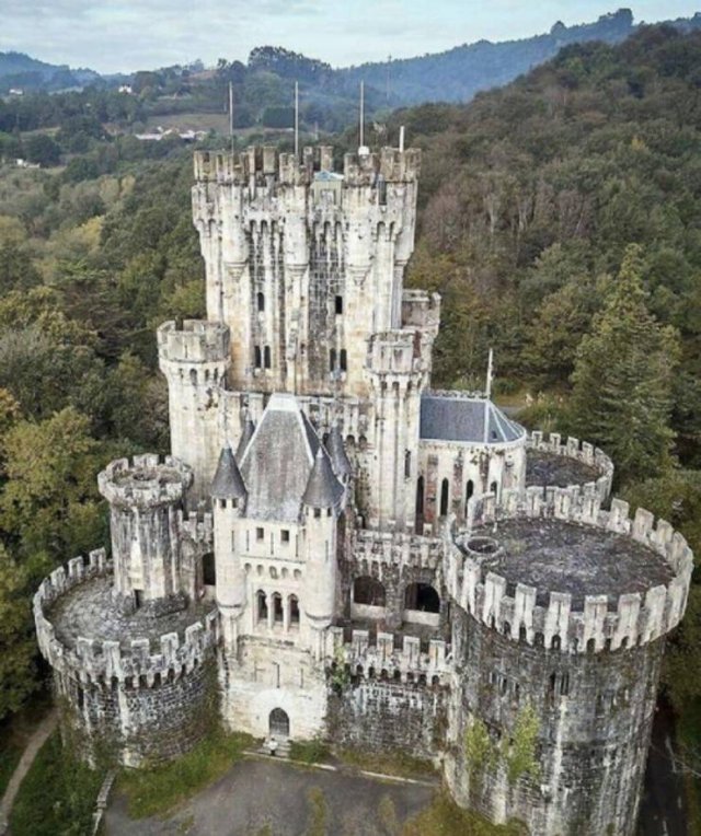 Abandoned Places (32 pics)