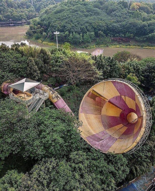 Abandoned Places (32 pics)