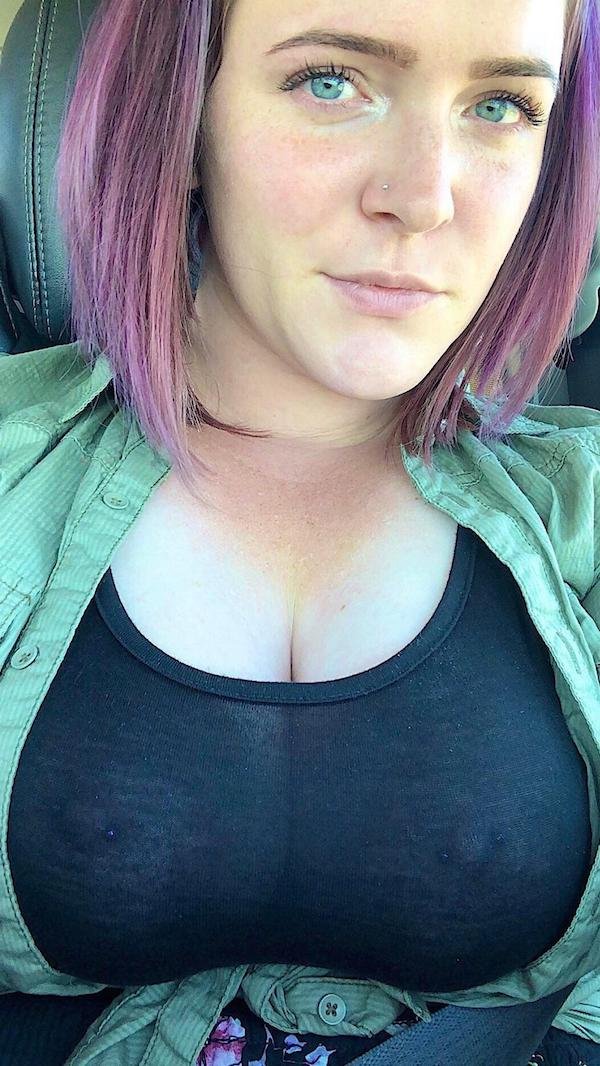 Braless Girls (36 pics)