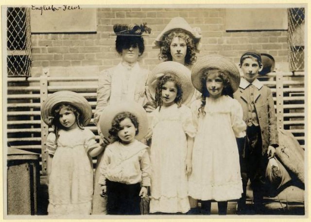 America's Immigrants (15 pics) America's Immigrants (15 pics)